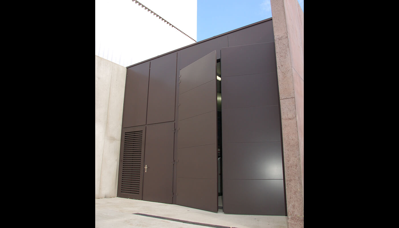 big soundproof doors