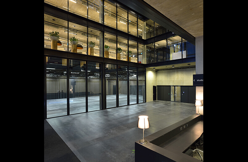 Soundproof facade and doors for Mediahaven Amsterdam