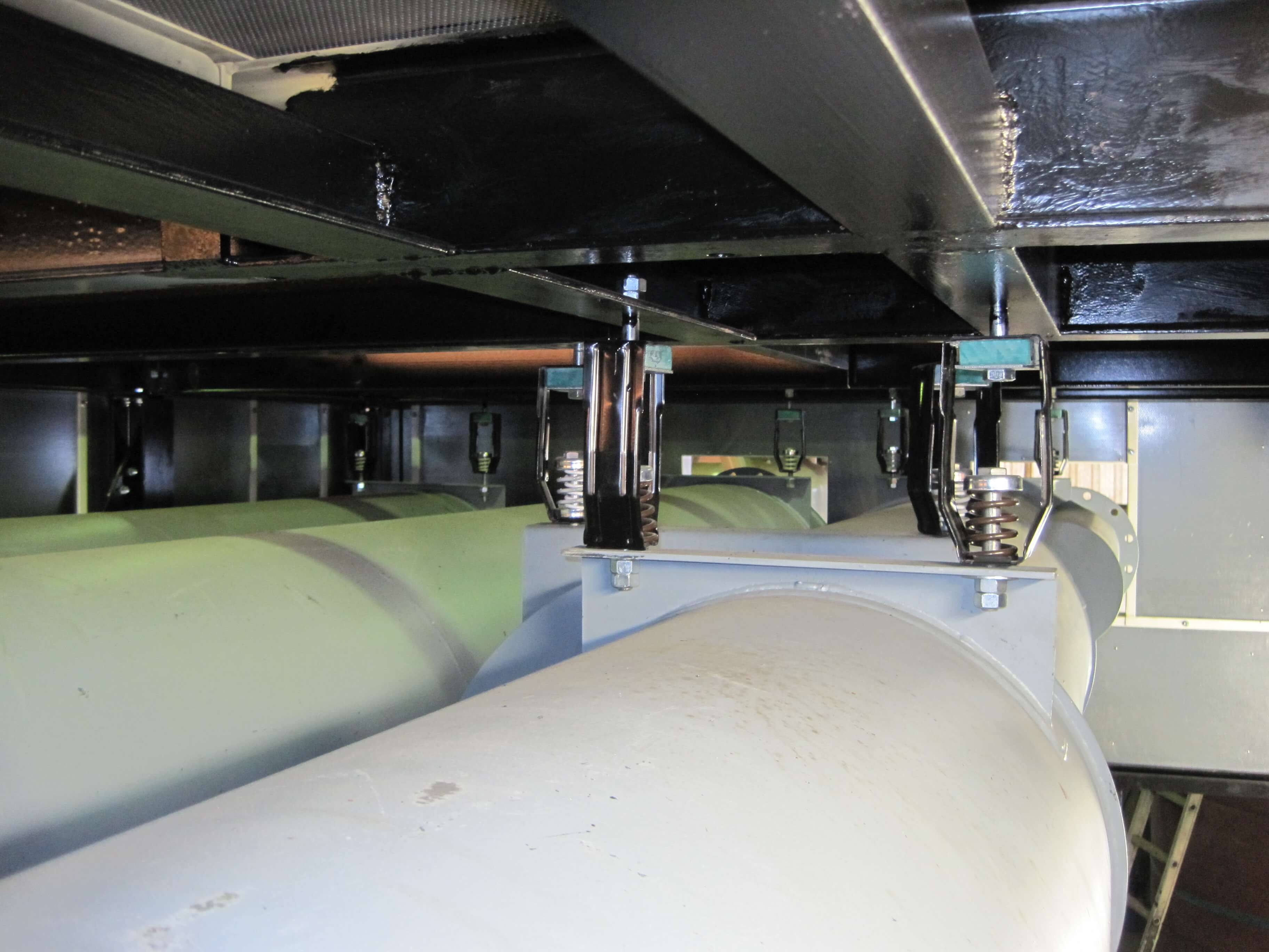 Van Aalst Bulkhandling - vibration isolation pipes (6)