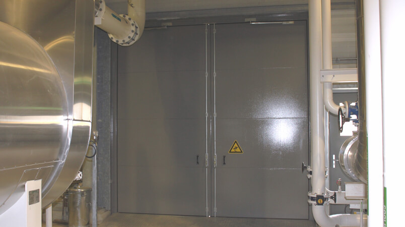 Soundproof industrial doors